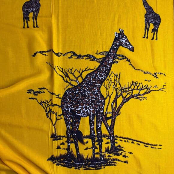 NEW Bright Yellow Giraffe Print Pashmina Scarf, Fringe Edges, 45" x 62" - Picture 1 of 2